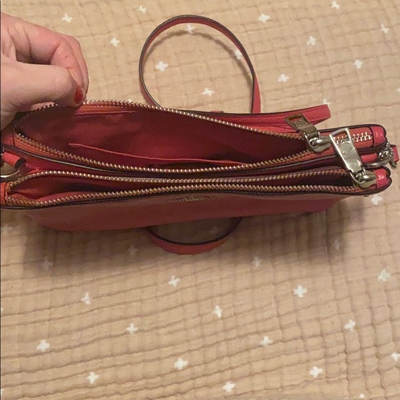 Coach crossbody - Picture 2 of 2